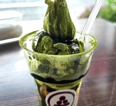 やっぱりソフトクリームが食べたくて。　《上山市／中條屋》