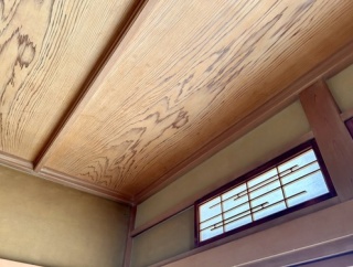 部屋にいると突然何かが「パキッ」みたいな音をたてる時があるけどあれ何なんや