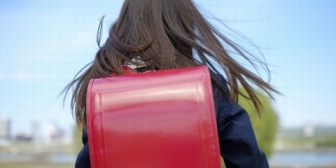 私が小学生の時、知らない人に道を聞かれ地図を見ているときに後ろから襲いかかられ性犯罪の被害者になった。それからの人生散々だったがいい先生に巡り会えて…