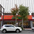 善光寺通の途中のとまと食品館でいろいろ買いものしちゃいます。翌朝の朝食に、仕事中の補給飲料やおやつ、そうそうおみやげにもいい感じです。