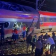 【スペイン】高速鉄道が脱線、隣接列車と衝突し少なくとも21人が死亡