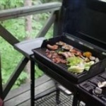 え、マンションのベランダでバーベキューに飲み会？ 周りの家は超迷惑 	