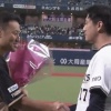 日ハム田中賢介、大阪最終戦で球場全体から大歓声　元同僚・増井から花束も