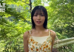 【朗報】中西アルノ、とんでもない場所でノースリーブナマ腋・・・