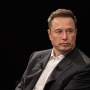 【悲報】イーロン・マスクさん、Xでの投稿のことを「ツイート」と言ってしまう
