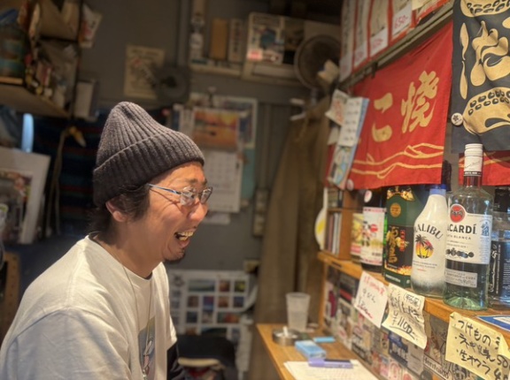 12/7(日)まで。海外のアートバトル連続優勝もしてるPESUARTさんの個展やってる。仲見世のたこやきサボちゃんヨコ。在廊は今週金・土だって。(沼津市大手町)