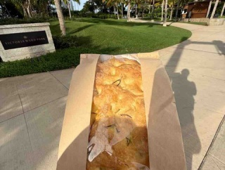 【ダイエットご飯日記】アイス好き・フォカッチャ・猫様・海外ドラマ【1850kcal】