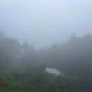 山の雨。