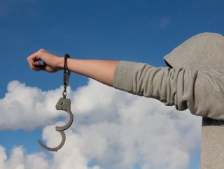 束縛ってどこからが束縛なんだよ