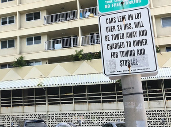 【カイルア】老舗アンティーク店「カイルア・ピッカーズ」で時間が溶ける宝探し体験　どうですか？