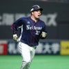中田翔さん、通算100号HR達成の山川に前祝いとしてクロムハーツのネックレスをプレゼントしていた