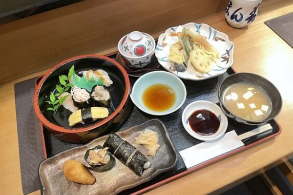 あっちこっちここページ あっちこっち ここdeランチ - 福山中心部
