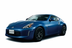 日産「フェアレディZ」の一部仕様向上　エンジンサウンドやボディカラー