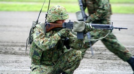 【自衛隊法改正】 完全武装して戦車などで外国領土を進行できる＆重火器の使用も正当防衛に限らずOKに