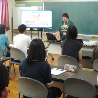 羽生岩瀬小　校長室から
