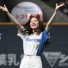 乃木坂46金川紗耶、エスコンフィールドでもノリノリ「きつねダンス」披露
