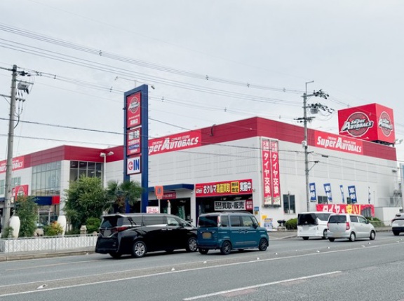 170号線ぞい大塚町のスーパーオートバックスの駐車場にセルフ洗車場つくってる。11月オープン予定