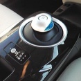 車のギアの「N」の意味