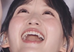 【朗報】一ノ瀬美空ちゃん、アレがチラ見え