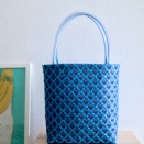 メンズライクな紺ｘ青のプラカゴバッグ