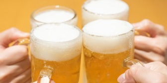 【恋愛】飲み会で気になる人がいることを聞いていた。好意はあったものの、最初は断ったんだけど、やはり気になってしまって。結局自分から告白してしまった。