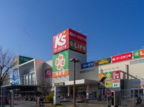 城西町につくってた「ゼッテリア」がオープンしてる。『ロッテリア』からのリニューアル