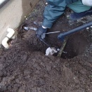 水漏れの原因は　建物周辺の地盤のずれでした