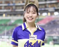 可愛すぎる“売り子”ｗｗｗｗｗｗおっさんじゃなくてもデレデレするわｗｗｗｗｗｗ