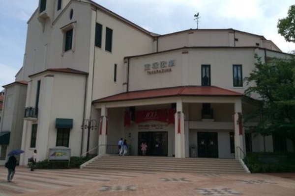 花の道でホットにまったりと