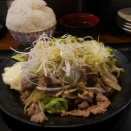 肉野菜炒めと冷生ビールと塩焼きそば