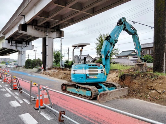 上末の大きな坂区間のピーチライナー線路跡。いよいよ撤去が始まりそう（小牧市上末）