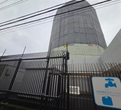 【深大寺の工事】深大寺五差路の交差点近くにあるランドマーク”配水塔（屋上ドーム）”が取り壊しへ