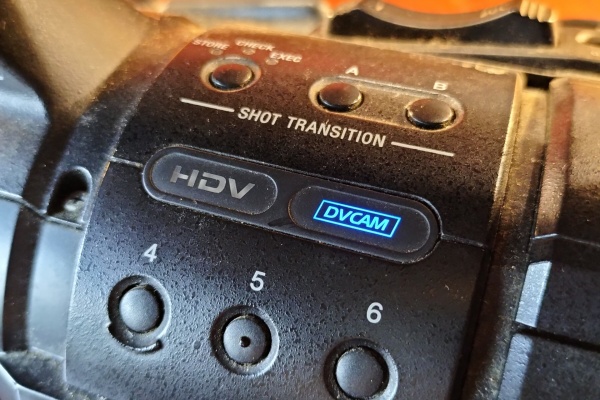 Extinct Media Museum Tokyo - DV：デジタルビデオカメラ