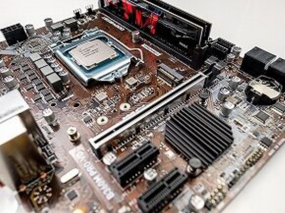 自作PCってマザーボードが一番悩むよな