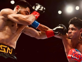 ナバレッテ vs ヌニェス　第11RナバレッテTKO勝利で2団体統一