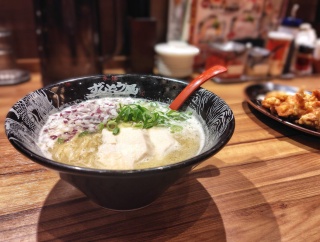 ラー麺 ずんどう屋 羽村栄町店@羽村市<限定・元味鶏白湯＋ギョーザ＋からあげ大>