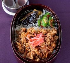 【今週のJUNA夫さん弁当】豚丼弁当／大谷翔平ボトルコンプ！（あの時のハロウィンの食卓を探したよ）