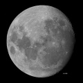 7月8日の月 - 雲の切れ間から顔を出しました（13夜の月）