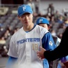 まるで工藤と城島！日本ハム山崎福也が新人捕手・進藤のサインに首を振って配球指導
