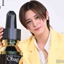 Hey! Say! JUMP山田涼介、肌年齢“24歳”に笑顔溢れる「オバジカラー」イエロースーツが新鮮