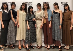 【乃木坂46】モデルと並んでるのにこの小顔感・・・ヤバすぎｗｗｗｗｗ