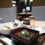 白髪おやじのおひとりさまランチ
