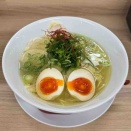 鶏のコクと旨みが楽しめるあっさり塩ラーメン
