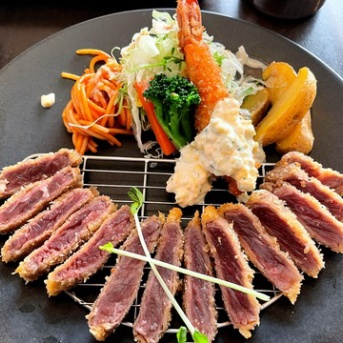 赤穂　レア牛カツセット♪《グラトニー》