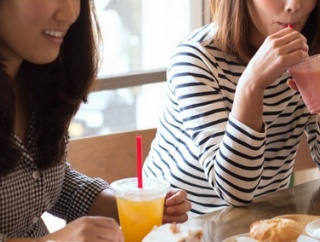 【専門家助言】「ギャー！！！」喫茶店で奇声を上げる子を叱らない親たち。民度が下がり続けるニッポンという大問題