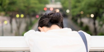 旦那が、私と子供たちが見てる前で血相変えてフリン相手に電話しはじめてわろたわ。フリンしてたなんて知らなかったよ