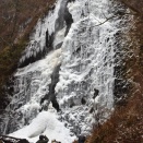 氷結した白猪の滝