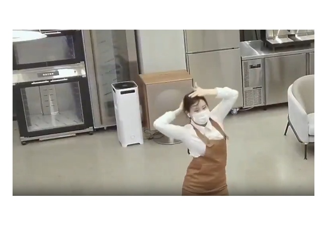 【動画】女店員さん、至福の時間をチー牛に邪魔される