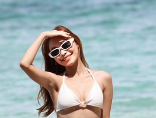 【悲報】38歳のおばさん、水着を着てしまうｗｗｗｗｗｗｗｗｗｗｗ