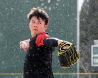 複数のカメラマン　超絶ローアングルで群がってしまうｗｗｗｗ←コミケかよｗｗｗｗ